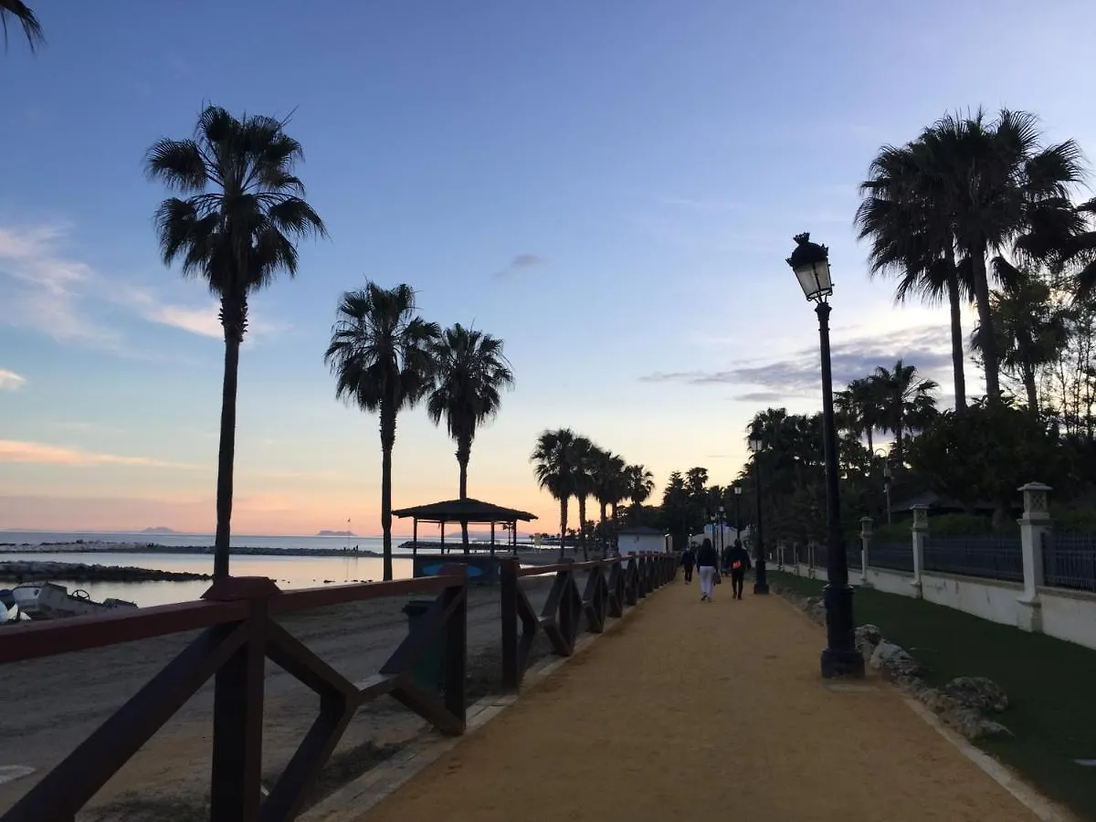 Charming 1 Bedroom Suite With Shared Kitchen Next To Puerto Banus Marbella 0*,  España