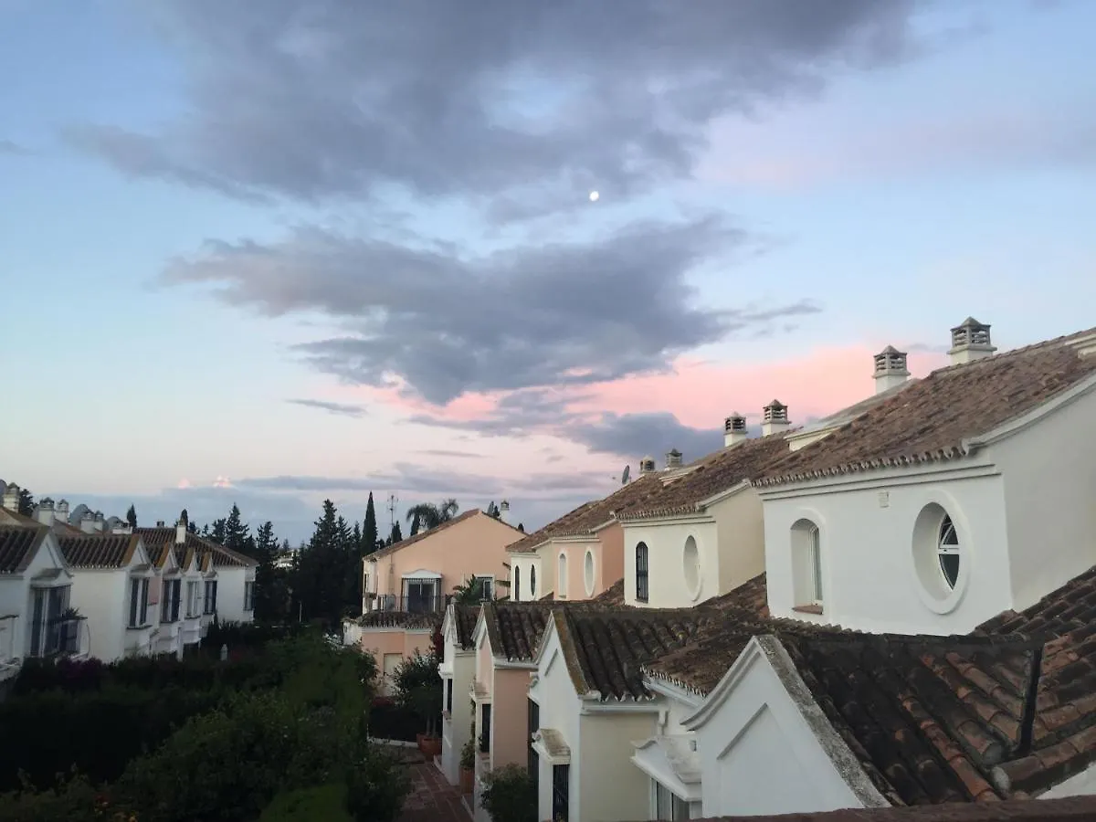 Charming 1 Bedroom Suite With Shared Kitchen Next To Puerto Banus Marbella Apartamento
